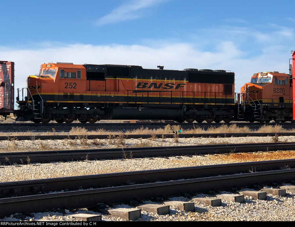 BNSF 252